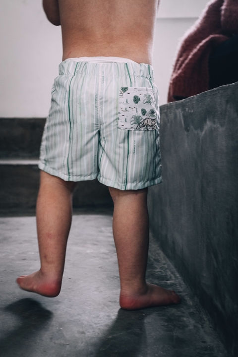 Short Rayas bolsillo Pumas