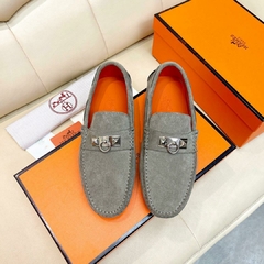 Tênis Hermès na internet