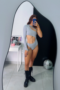 Body Noronha cutout na internet