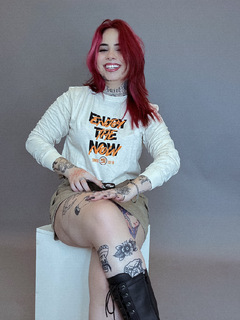 Cropped Manga Longa Enjoy The Now Bege Estonado