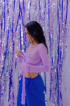 Cropped manga longa frufru tule