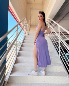 Vestido fenda Scarlett lilás na internet