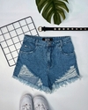 Short mom jeans rasgos