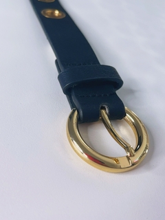 Cinto fivela ilhós dourado na internet