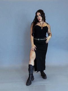 Saia midi fenda canelada preto - comprar online