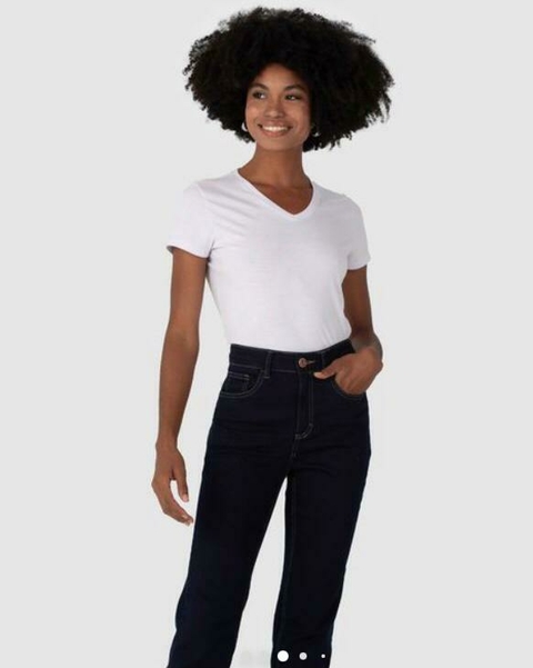 Camiseta Gola V - Fem