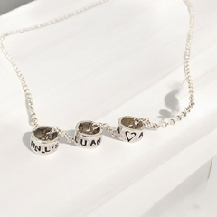 Collar con Mini Dijes de Plata - Tienda de Joyeros