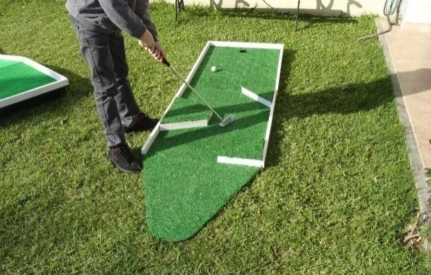 MINI GOLF