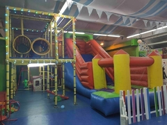 INFLABLE GIGANTE CON PELOTERO
