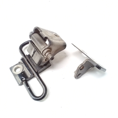 Dobradiça Inferior da Porta Dianteira Direita Volkswagen Passat Variant 2001 Cod 64736 na internet