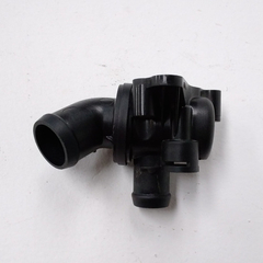 Carcaça Da Válvula Termostática Mercedes B200 2006 Cod 62309