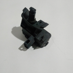 Trava Da Portiola Tanque Combustível Touareg 2011 Cod 61517 - Porky Imports