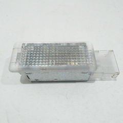 Luz Externa Inferior Do Porta Luvas Touareg 2011 Cod 56189 - comprar online
