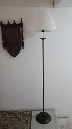 Lámpara de Pie Recta con Pantalla