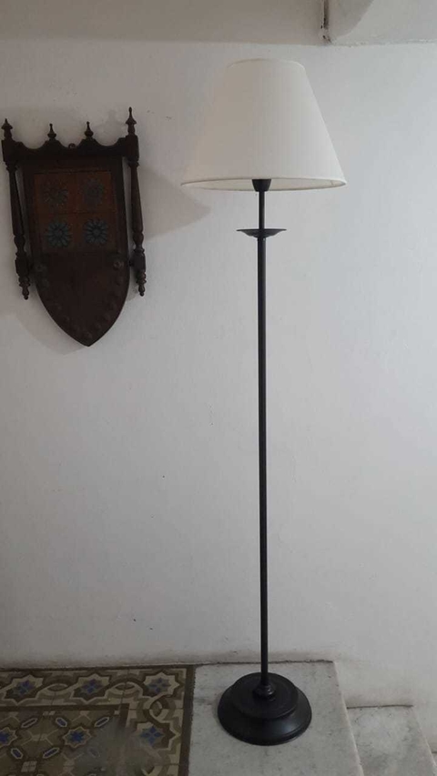 Lámpara de Pie Recta con Pantalla