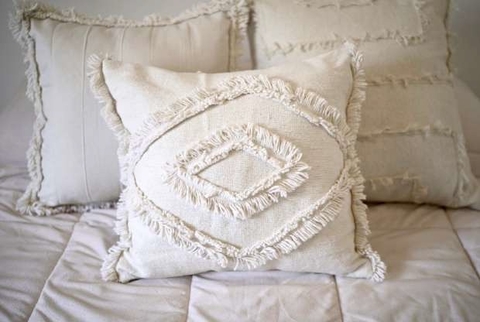 Almohadón Decorativo de Tusor crudo con flecos