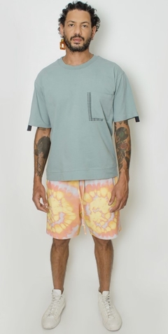 Camiseta No Age Oversized Grafite C/Bolso Frontal e Gola Alta "Future Fantasy" (Unissex) - Urban Store - Moda Masculina, Roupas, Calçados e muito mais!