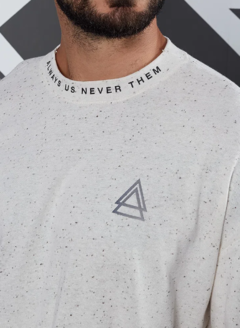 Blusa Moletom Over Comfy La Mafia - Off White - Urban Store - Moda Masculina, Roupas, Calçados e muito mais!