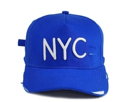 Boné Strapback Fitão Nyc New York City C/Rasgo Destroyed Aba Curva Azul na internet