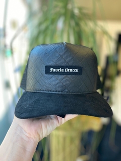 Boné Snapback Favela Venceu Corino C/Camurça Preto