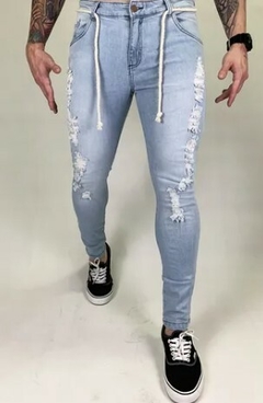 Calça Jeans Skinny Destroyed Rasgada Premium C/Lycra e Cordão Azul Claro (Masculina) na internet