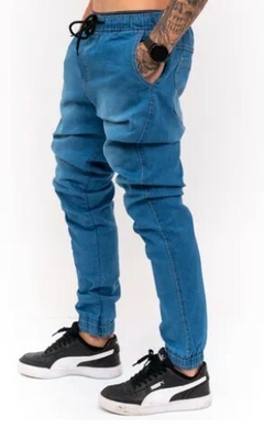 Calça Jogger Skinny Premium C/Elástico Jeans Claro (Masculina) - comprar online