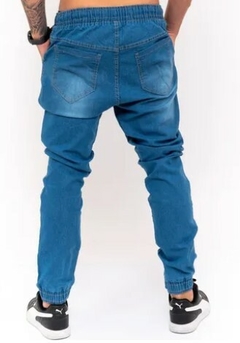 Calça Jogger Skinny Premium C/Elástico Jeans Claro (Masculina) na internet