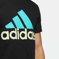 Camiseta Adidas Basic Badge 100% Algodão Turquesa C/Preto (Masculina) na internet