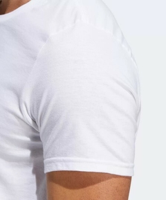Camiseta Adidas Basic Badge 100% Algodão Roxo C/Branco (Masculina) - Urban Store - Moda Masculina, Roupas, Calçados e muito mais!