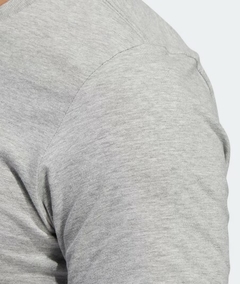 Camiseta Adidas Basic Badge 100% Algodão Vermelho C/Cinza (Masculina) - Urban Store - Moda Masculina, Roupas, Calçados e muito mais!