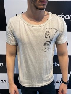 Camiseta John John Not Your Bitch - Creme Destroyed - loja online