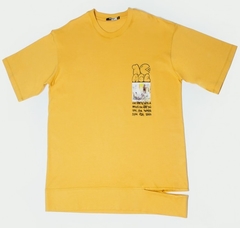 Camiseta No Age Amarela Oversized C/Rasgo Lateral Estampa Cidade Smoked - Urban Store - Moda Masculina, Roupas, Calçados e muito mais!