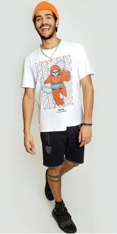 Camiseta No Age Branca C/Estampa Caveira Espacial