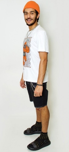 Camiseta No Age Branca C/Estampa Caveira Espacial na internet