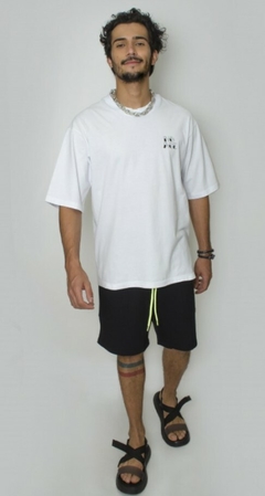 Camiseta No Age Branca C/ Estampa Tattoo Style (Unissex)