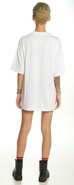 Camiseta No Age Branca Oversized Oriental Maxi Bolsos (Unissex) na internet