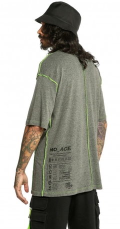 Camiseta No Age Cinza Oversized C/Costura Verde (Unissex) - Urban Store - Moda Masculina, Roupas, Calçados e muito mais!