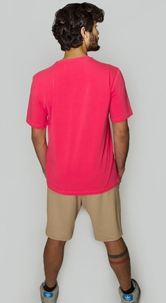 Camiseta No Age Rosa C/Logo Verde Neon - comprar online