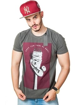 Camiseta Reserva Você Tem Fome de Que? - Cinza Vintage