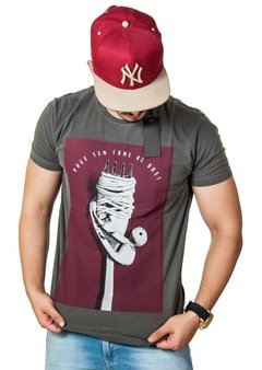 Camiseta Reserva Você Tem Fome de Que? - Cinza Vintage - Urban Store - Moda Masculina, Roupas, Calçados e muito mais!