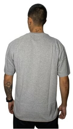 Camiseta Champion Classic Logo 100% Algodão Cinza (Masculina) na internet