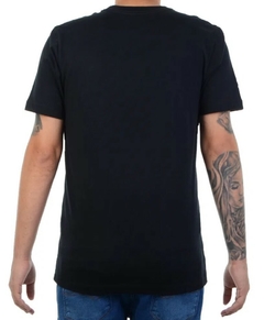 Camiseta Compton 100% Algodão Preta (Masculina) na internet