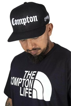 Camiseta Compton The Compton Life 100% Algodão Preta (Masculina) na internet