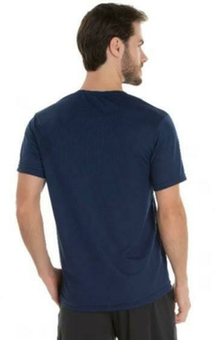 Camiseta Golf West Azul Marinho Small Logo Amarelo (Masculina) na internet