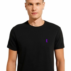 Camiseta Golf West Preta Small Logo Lilás (Masculina) - comprar online