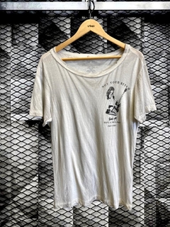 Camiseta John John Not Your Bitch - Creme Destroyed