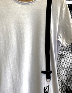 Camiseta Long King Joy Elegance Vibe  - Branca
