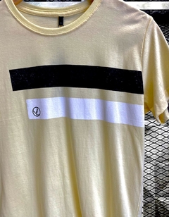 Camiseta Level's Jeans Listras - Amarelo na internet