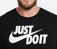 Camiseta Nike Just do It Swoosh 100% Algodão Preto (Masculina) na internet