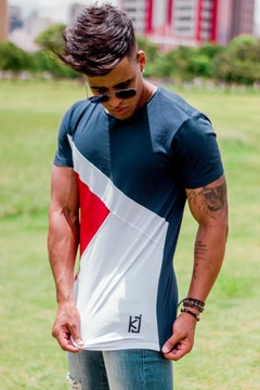 Camiseta Long King Joy Diagnal Colors - Colorida